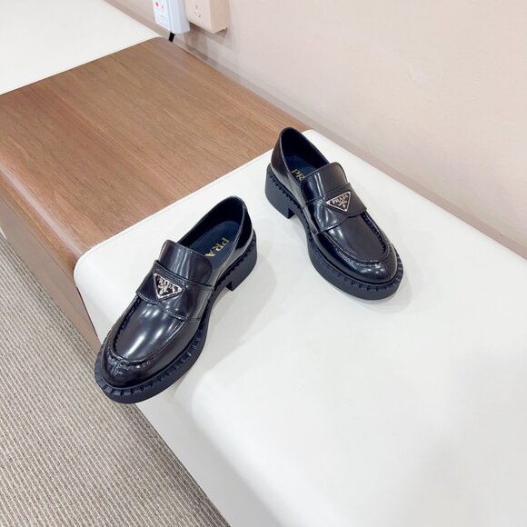 Prada Women's Black Loafers - Picture 1 of 7